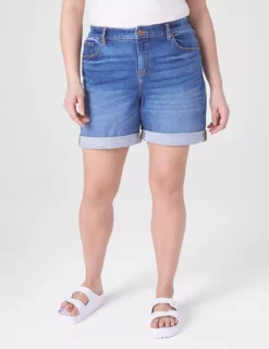 Signature Fit Boyfriend Jean Midi Short
