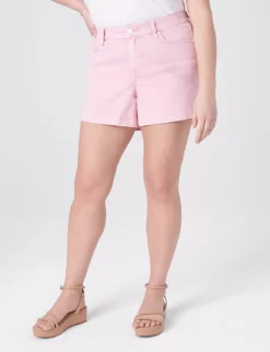 Signature Fit Jean Short