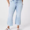 Signature Fit Cropped Flare Jean